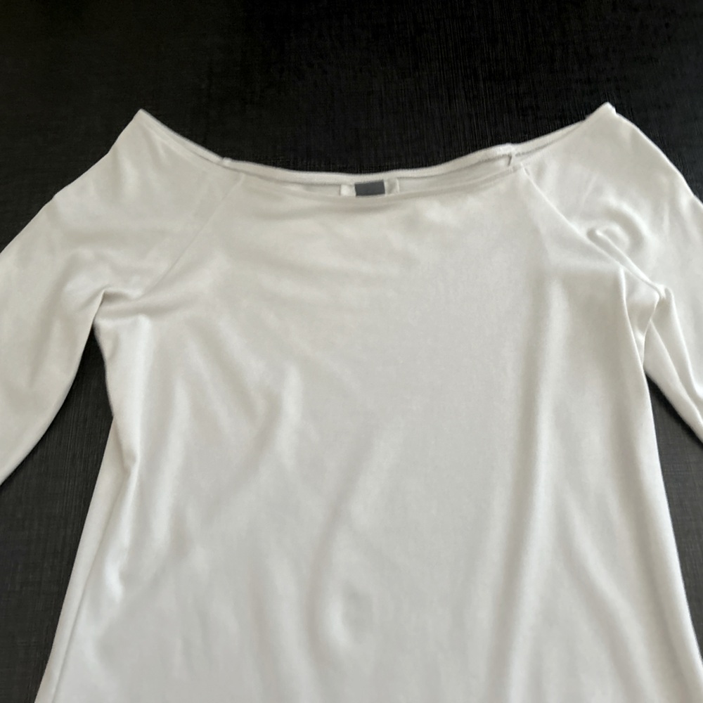 Women’s Off the Shoulder Top - Picture 2 of 9